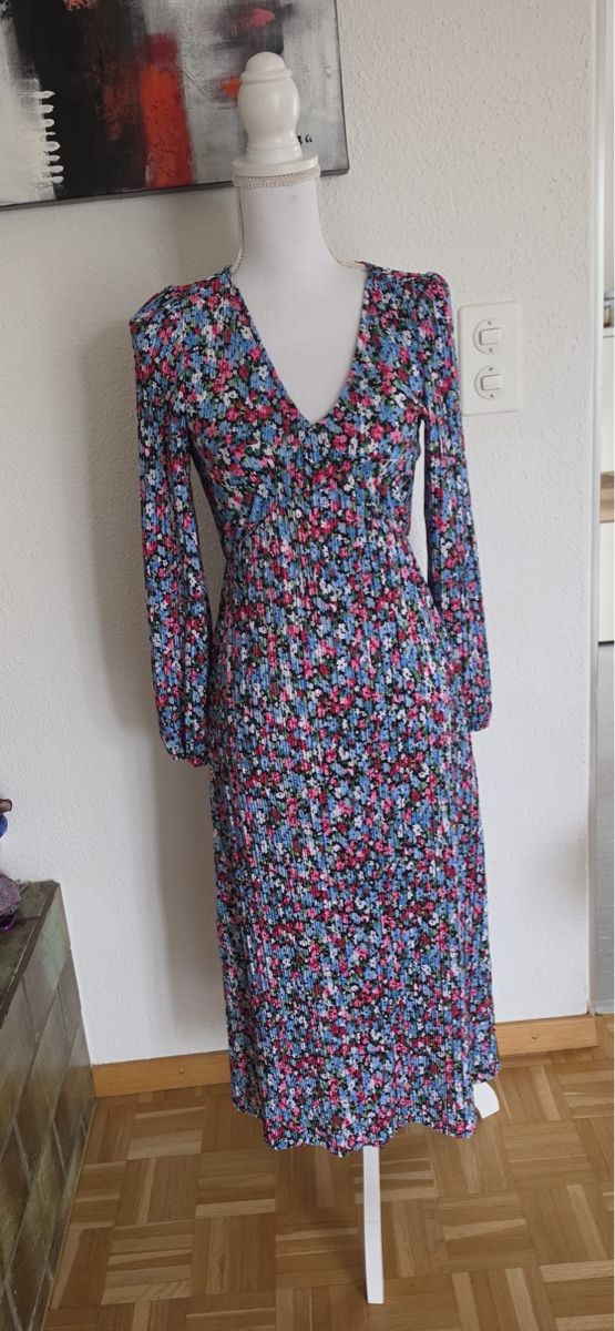Vestiti: Sommer Kleid Blumig gr.34 – Usato da St. Gallen venduto da mania03 2