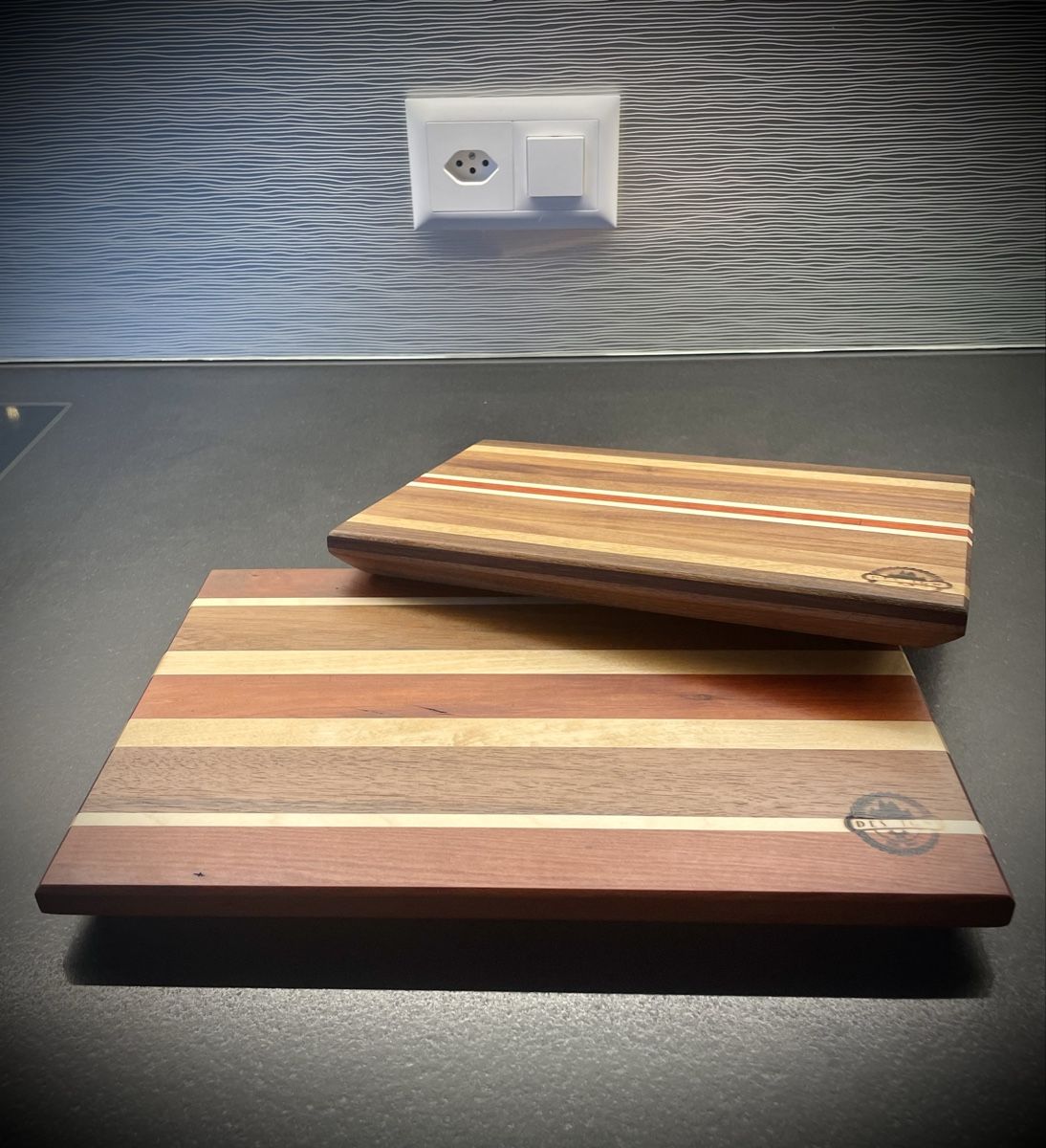 Elettrodomestici da cucina: Holz-Schneidebrett/ Servierbrett – Nuovo e nell'imballaggio originale da Walkringen venduto da DES-ign