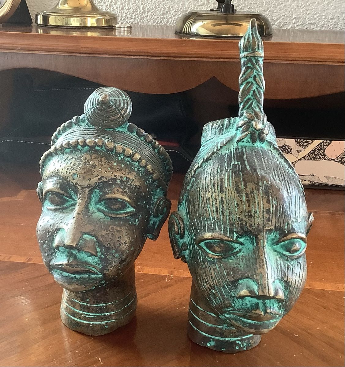 Skulpturen & Statuen: African tribal royal Heads – Gebraucht aus Zug von natiak01