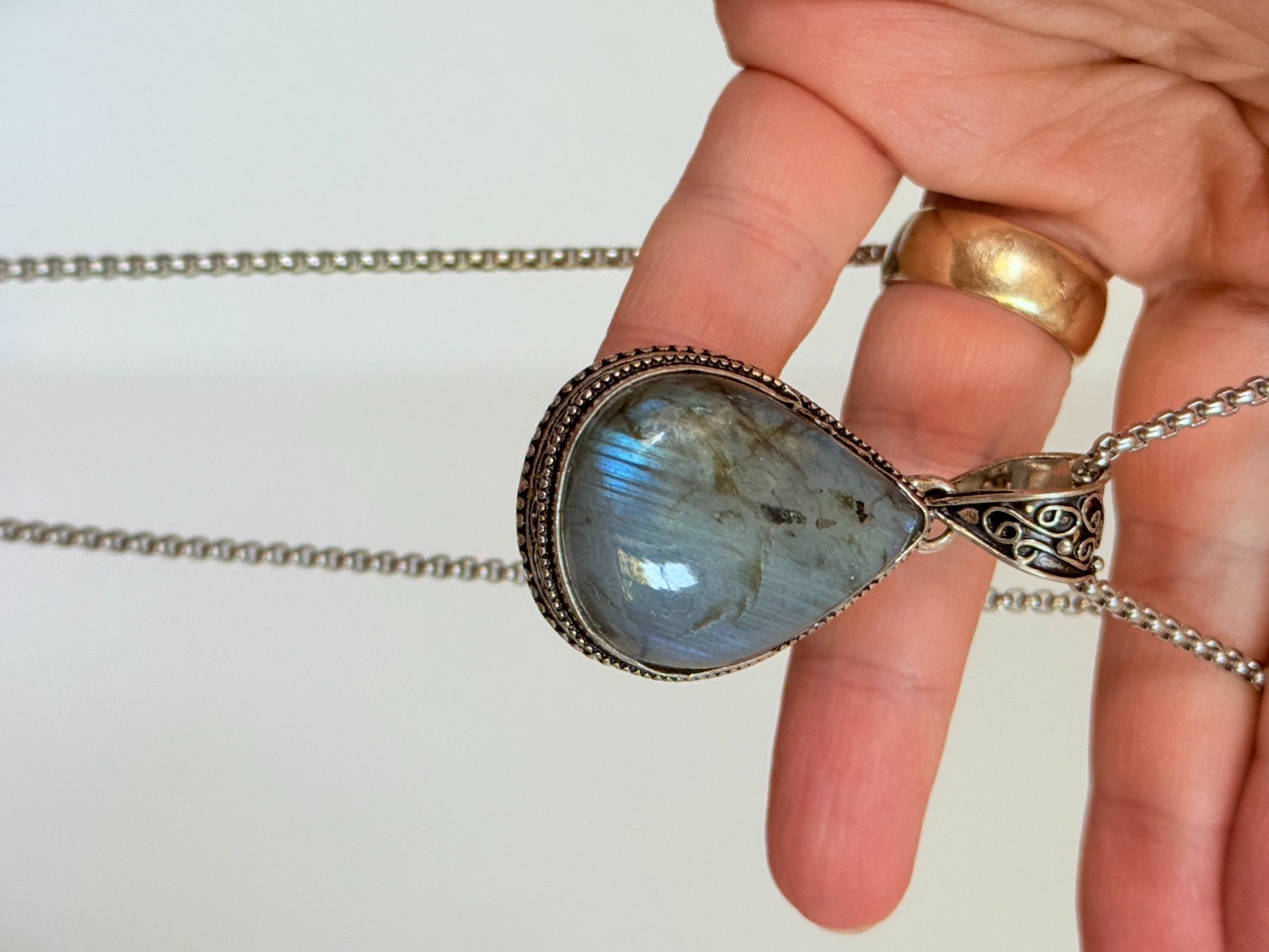Colliers: Collier Labradorite Marquise Massif Neuf – Neuf avec emballage d'origine à Genève par AWWA 4