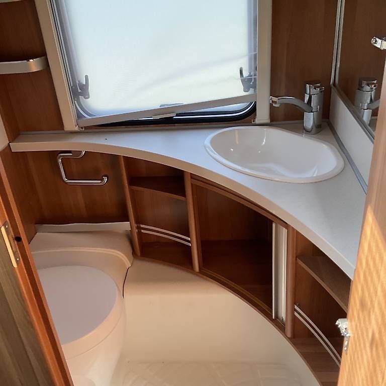 Fendt Veicoli da campeggio: Wohnwagen auf campingplatz – Usato da Schaffhausen venduto da cara63 5
