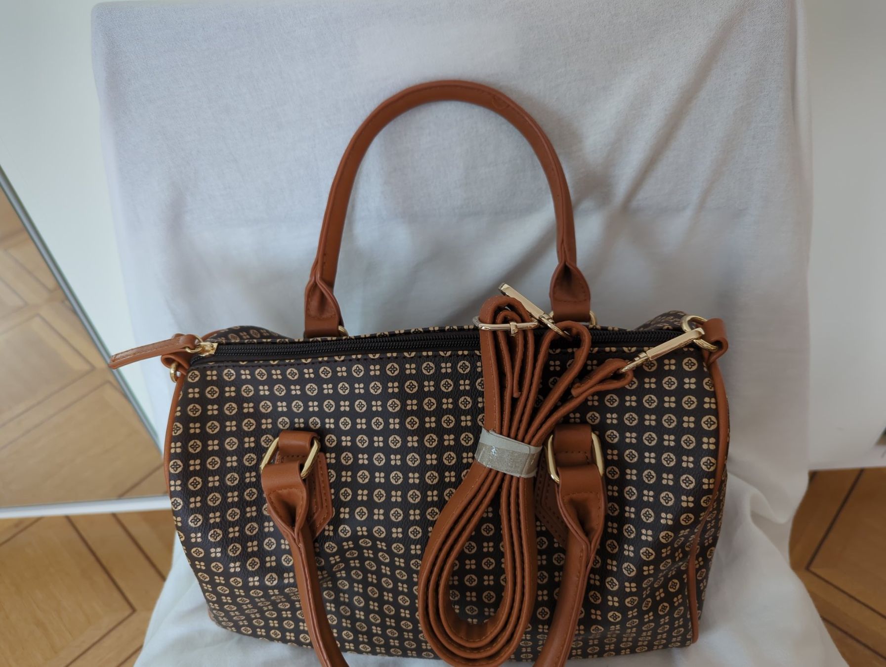Borse da donna: Umhängetasche/Handtasche – Nuovo (secondo la descrizione) da Lützelflüh-Goldbach venduto da 2thchance 4