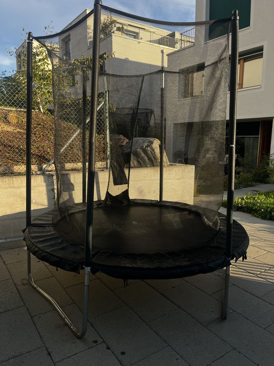 Decathlon Trampoline: Gartentrampolin rund mit Sicherheitsnetz gebraucht – Gebraucht aus Islisberg von Luka89 5