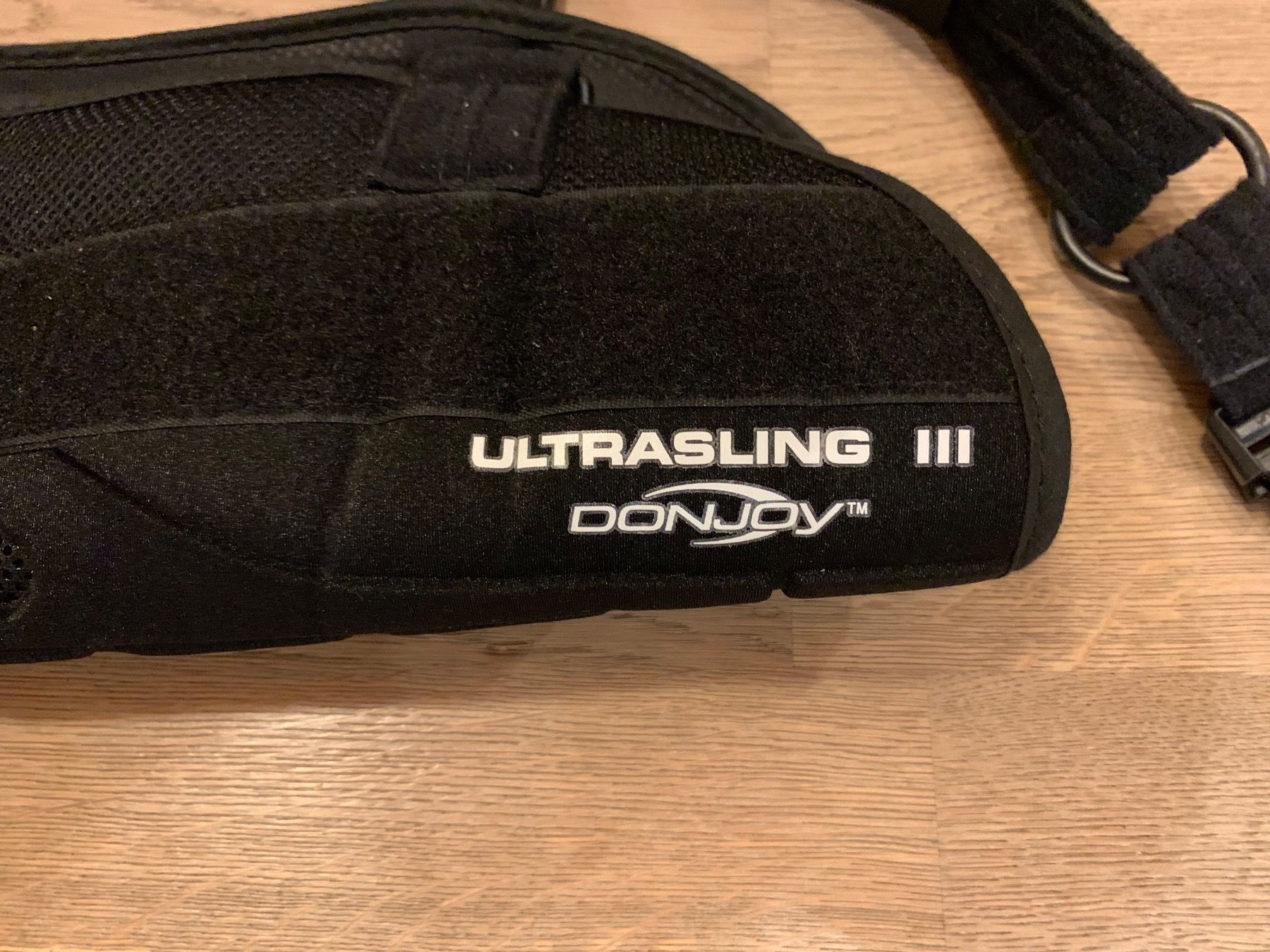 Attrezzature mediche: Ultrasling 3 Donjoy Medium – Usato da Beckenried venduto da Mark101 1