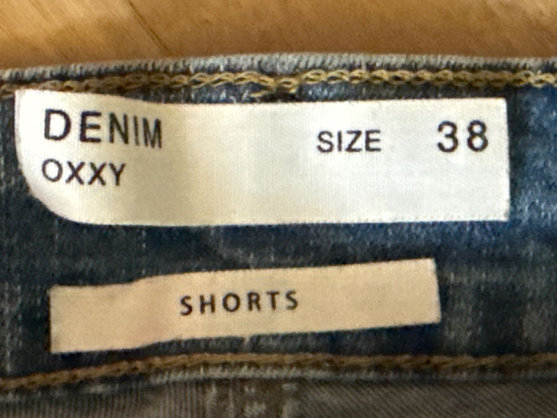 Pantaloni: Damen Shorts  38, DENIM – Usato da Amriswil venduto da used2use 1
