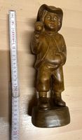 Holzfigur Wanderer mit Sack