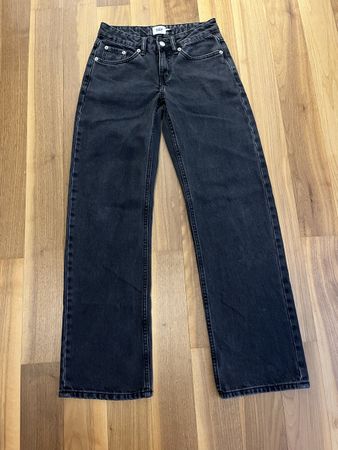 Schwarze Low Rider Jeans, Grösse XS, ungetragen!