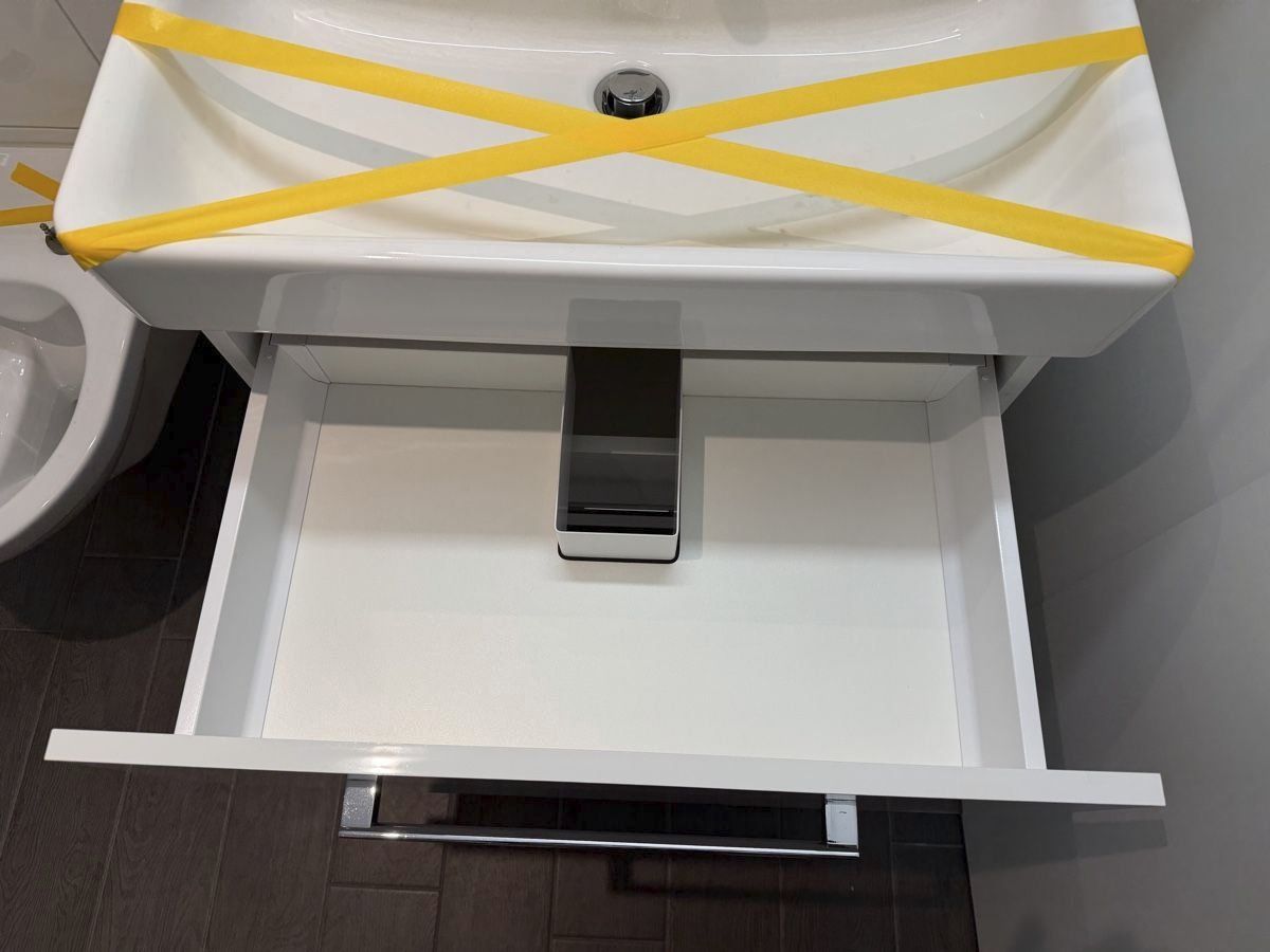 Mobili per bagno: Waschtischmöbel mit Armatur / Meuble et lavabo – Usato da Delley venduto da LiquidButterfly 1