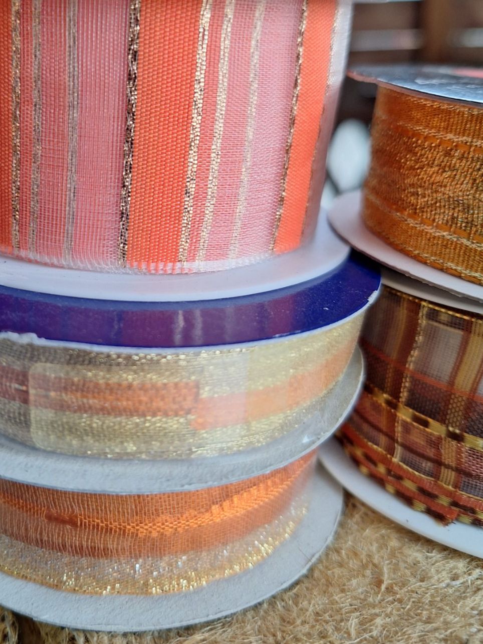 Nastri decorativi: 10 ROLLEN WEIHNACHTSBAND  GESCHENKBAND – Nuovo (secondo la descrizione) da Huttwil venduto da Kunterbuntli 2