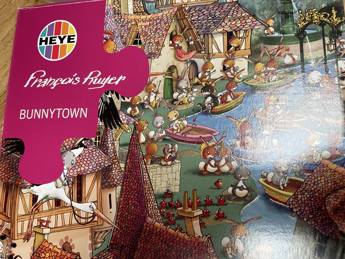 Heye Puzzles: Heye Puzzle 1000 Bunnytown – Gebraucht aus Zürich von  2