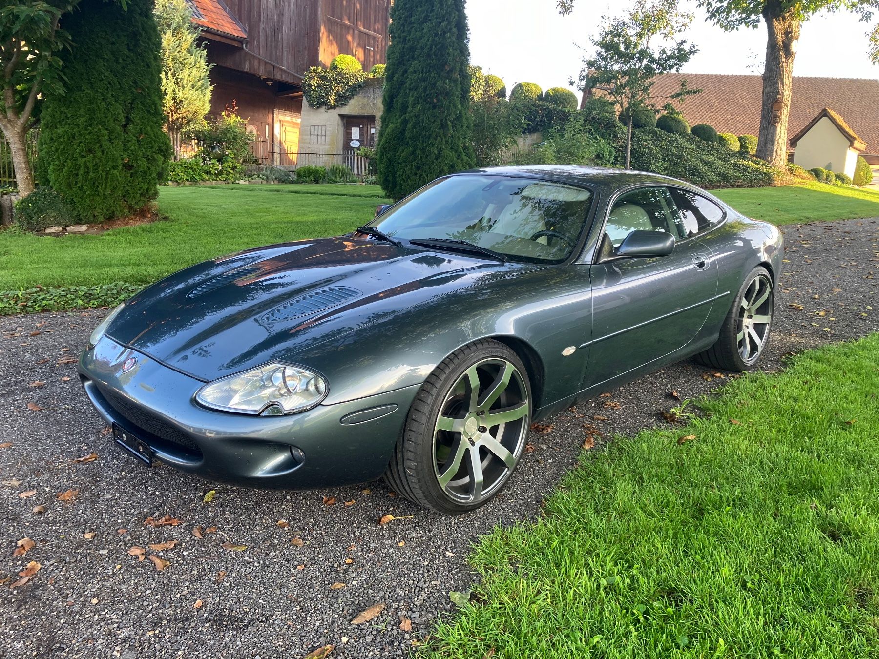 Jaguar Automobili: Jaguar xkr sc 4.0 – Usato da Buchs LU venduto da Rnp