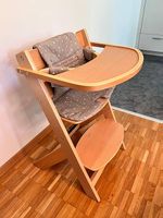 Hochstuhl Holz mit Tischplatte (neuwertig)