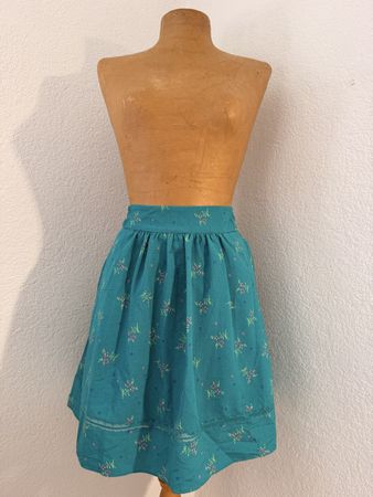 Jolie jupe fleurie, taille L, idéale pour l'été!