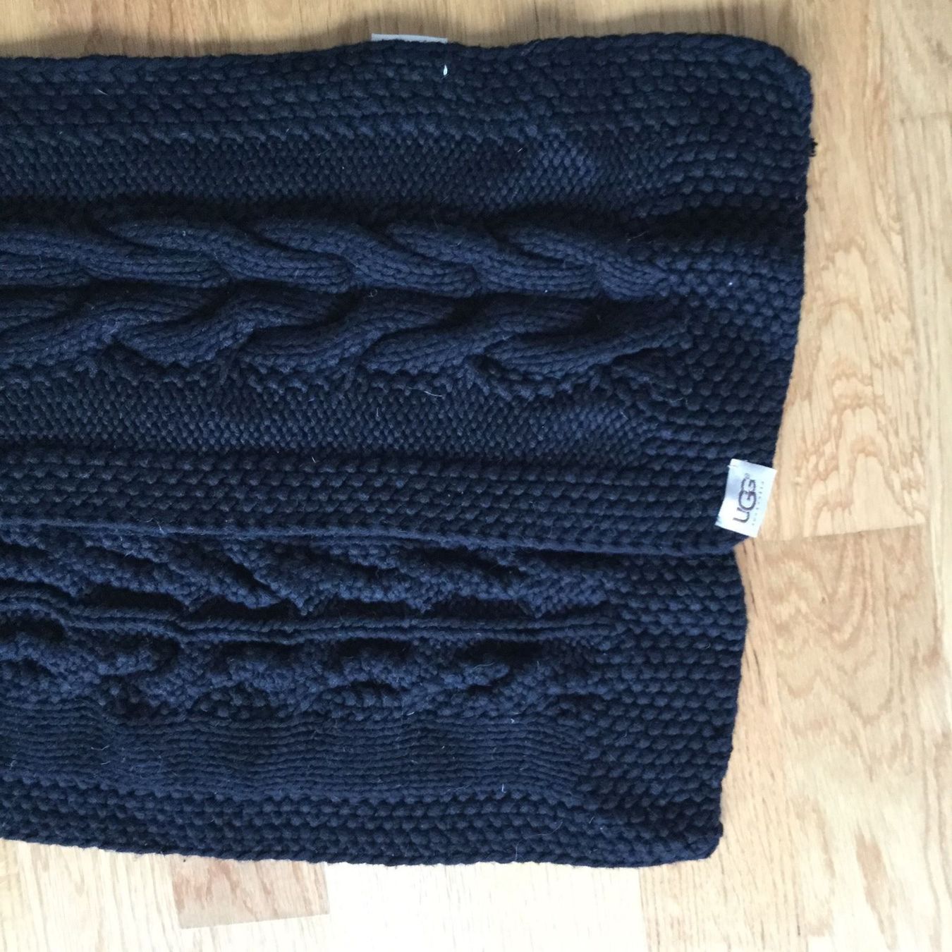 Foulard & Sciarpe: UGG Schal Schwarz Unisex – Usato da Zürich venduto da froschchen79 1