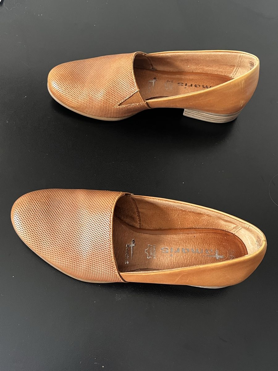 Tamaris Scarpe da donna: wunderschöne Slipper / Loafer Leder von Tamaris, 36 – Usato da Bern venduto da savage03 4
