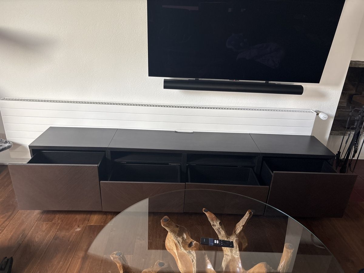 Ikea Mobili TV: Fernsehmöbel – Usato da Winkel venduto da SeviBuechi89 1