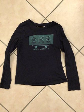 Schwarzes langarmiges Shirt Größe 134
