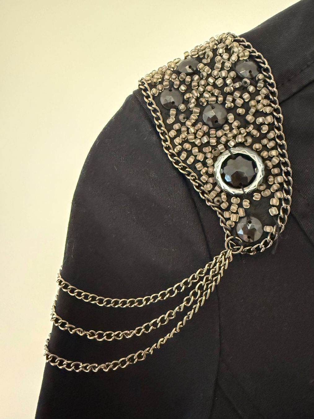 Completi & Tailleur: Spezieller Blazer mit Verzierung – Nuovo (secondo la descrizione) da Oetwil an der Limmat venduto da Prinzaessli123 1