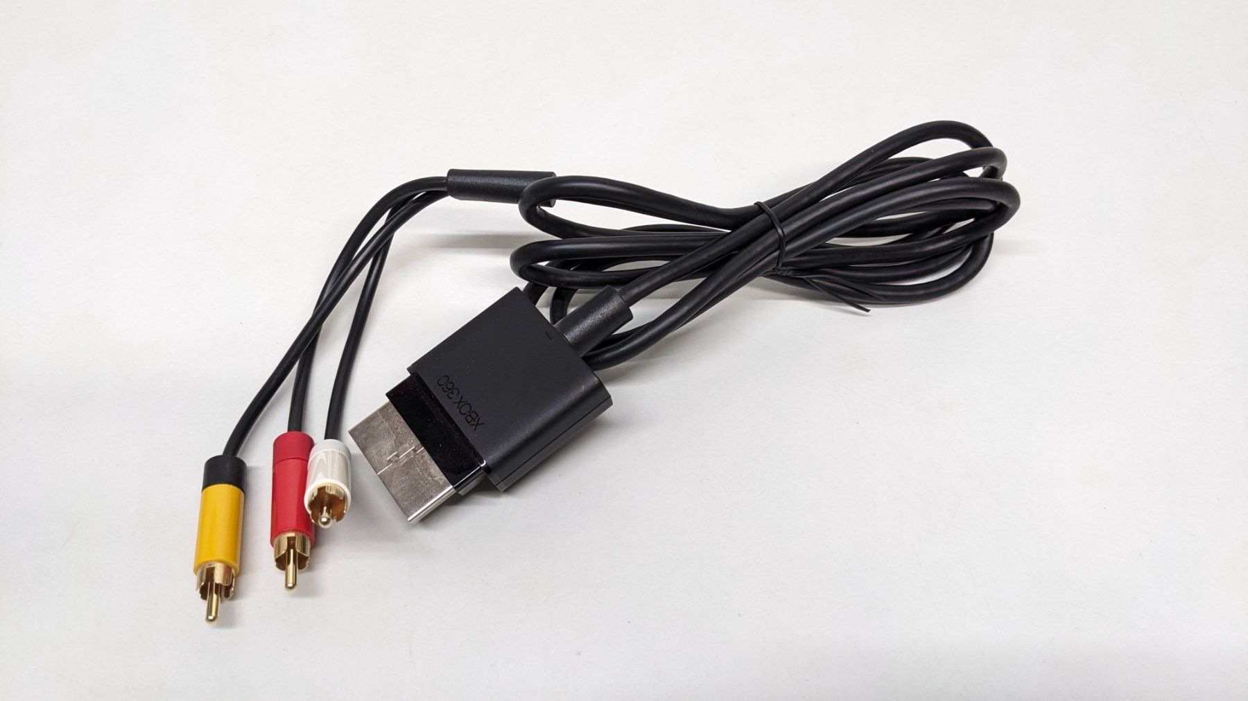 Microsoft Cavi: Original Xbox 360 AV-Kabel / RGB – Usato da Menziken venduto da mame18