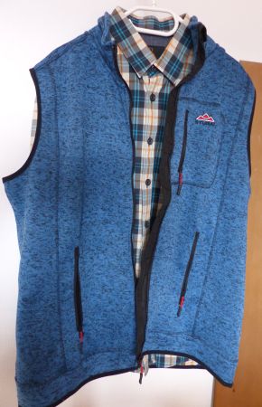 Set: 2 x Hemd Gr. 44 und 1 x Weste Gr. XXL