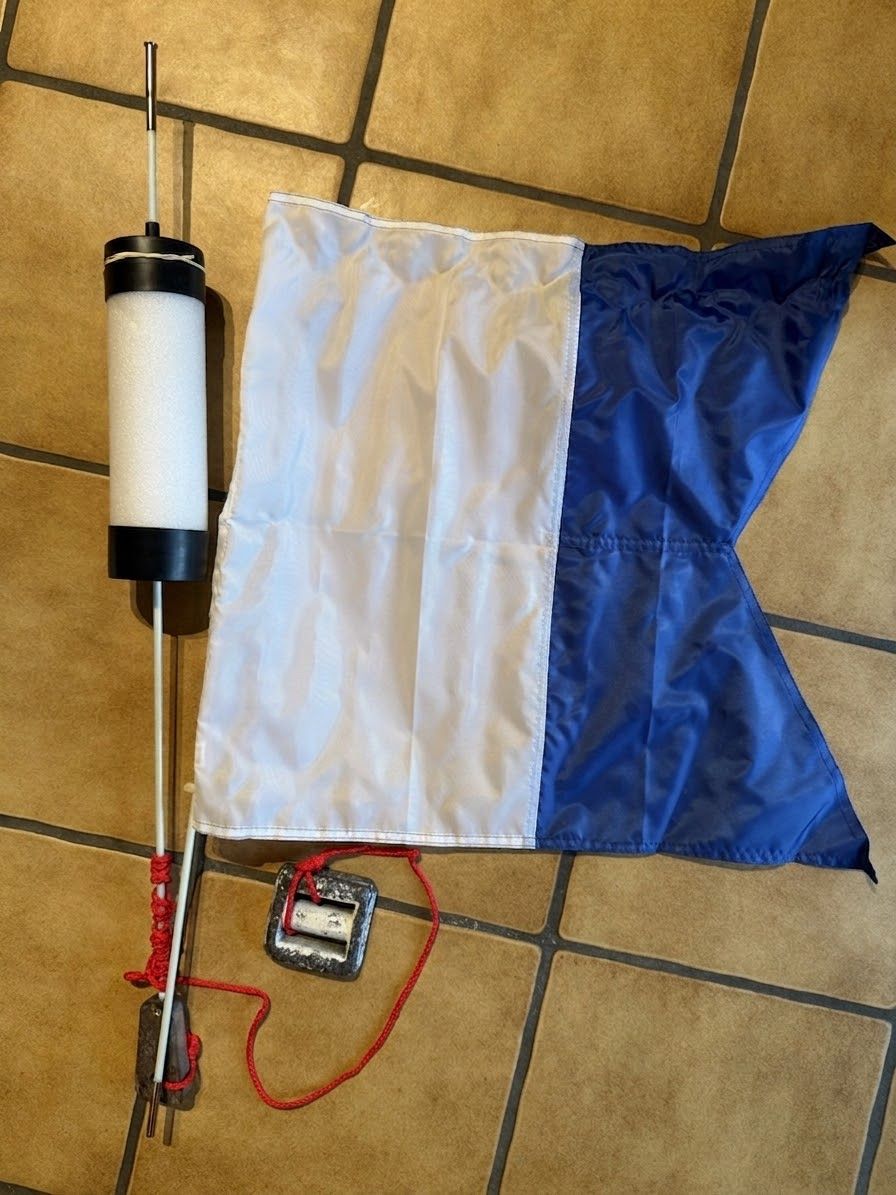Bombole da sub: Tauchflagge mit Boje und Gewicht  – Usato da Reutigen venduto da Biene0070