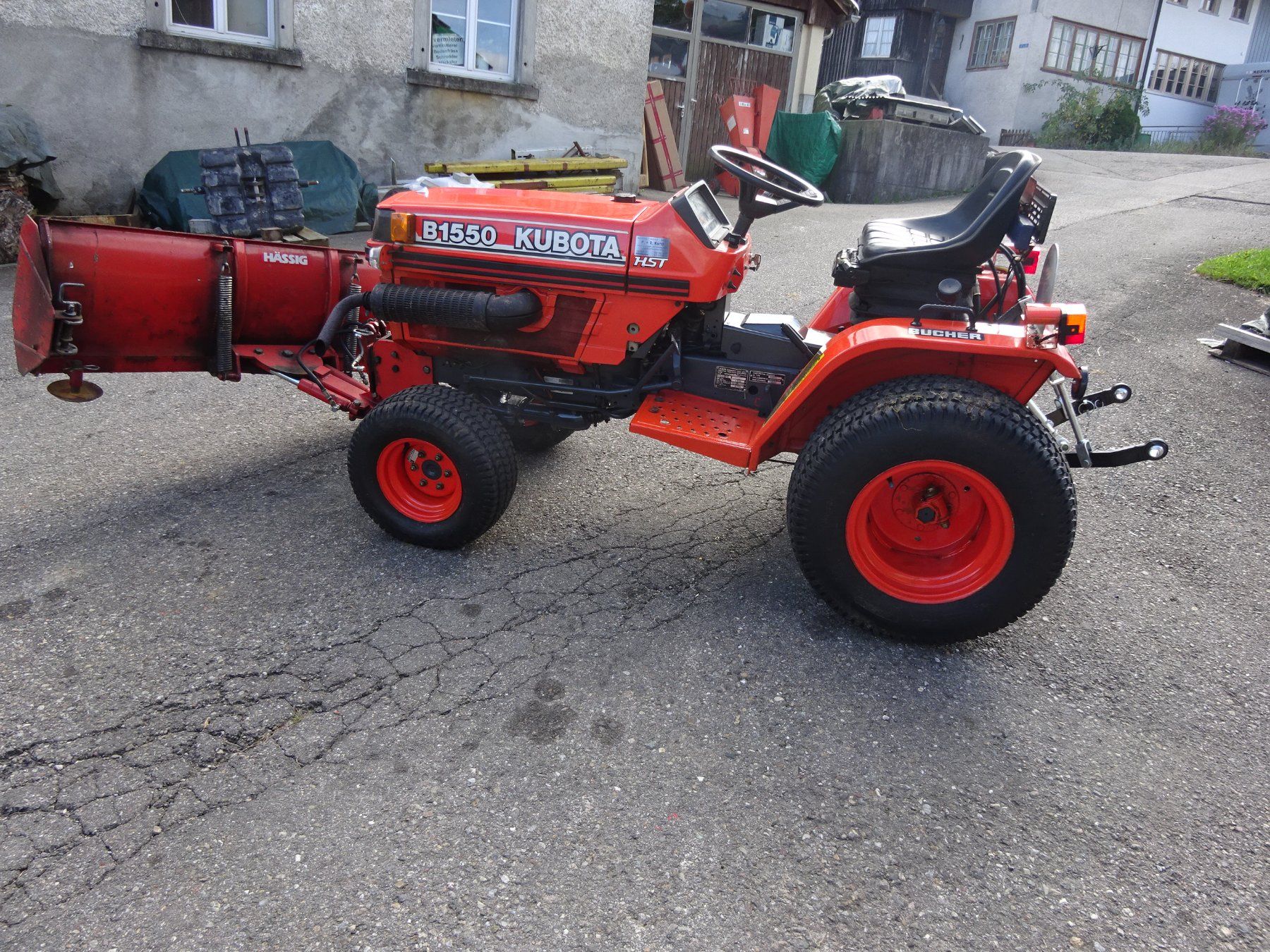 Kubota Trattori: Traktor Kubota B1550HST mit Schneepflug – Usato da Bauma venduto da deutz08