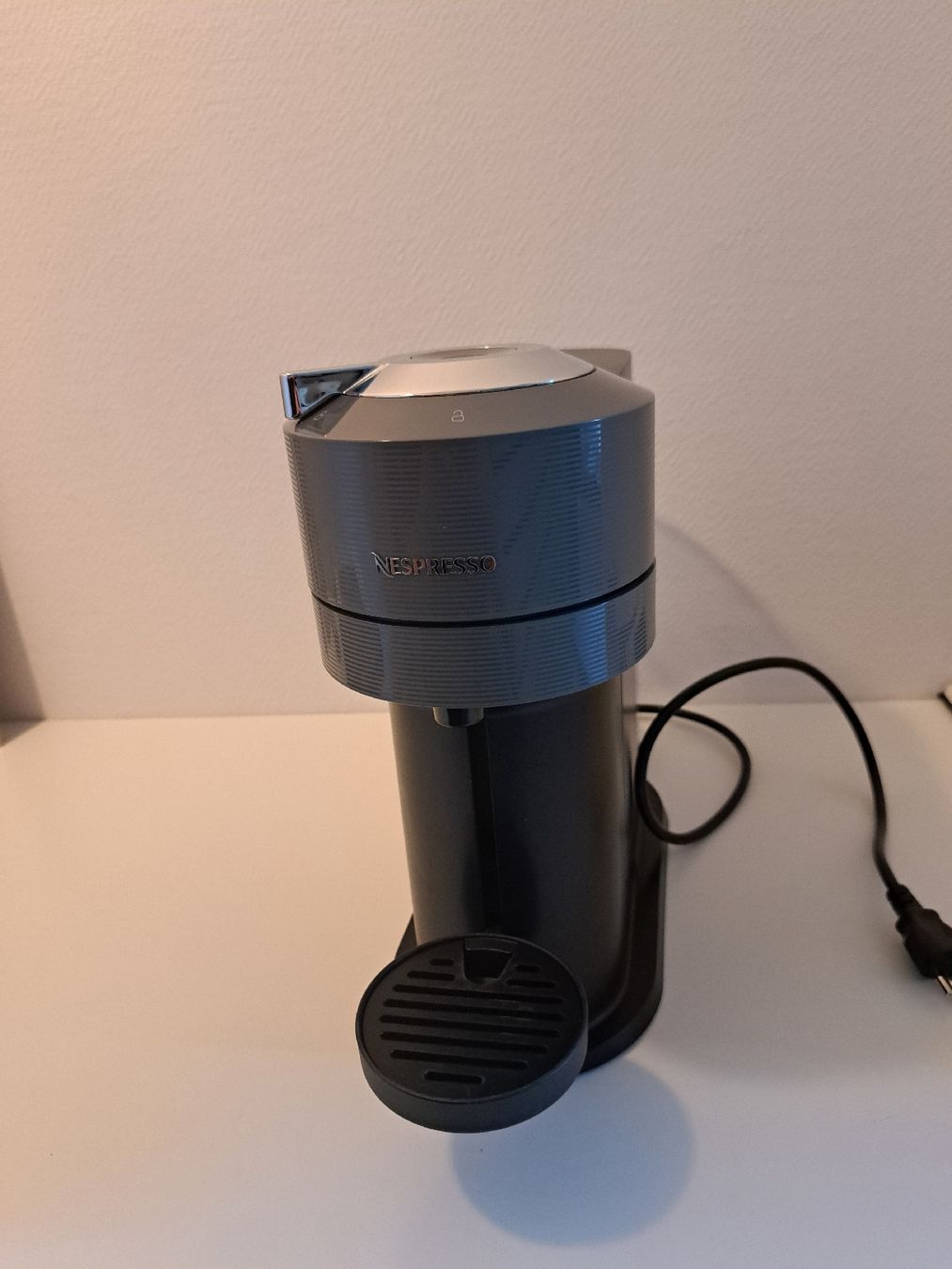 Nespresso Machines à café & Machines à expresso: Kaffeemaschine Nespresso Vertuo – Neuf (Voir description) à Brügg BE par nic_l9ng 2