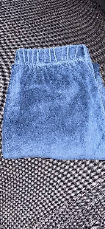 Pantaloni: Bequeme, flauschige Hose 134 – Usato da Regensdorf venduto da Piritatti 1