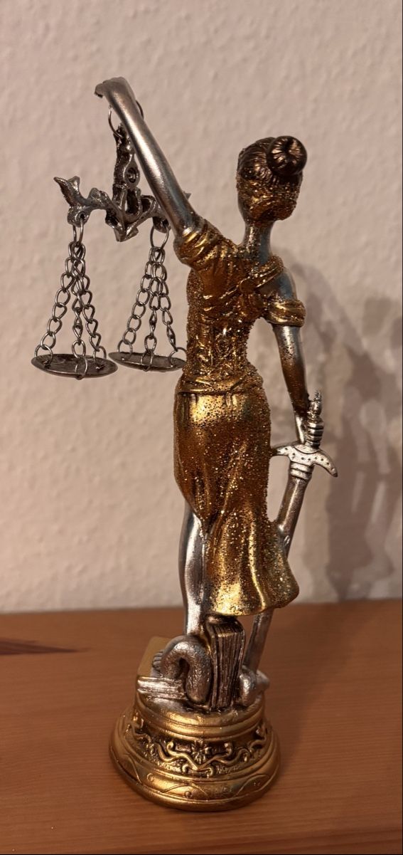 Statuette: GERECHTIGKEITS GÖTTIN FIGUR – Nuovo (secondo la descrizione) da Arlesheim venduto da MR_M_B 1