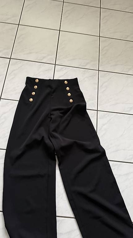 Camicette: Elegante Bluse und Hose Grösse 36 – Usato da Neftenbach venduto da Leabach
