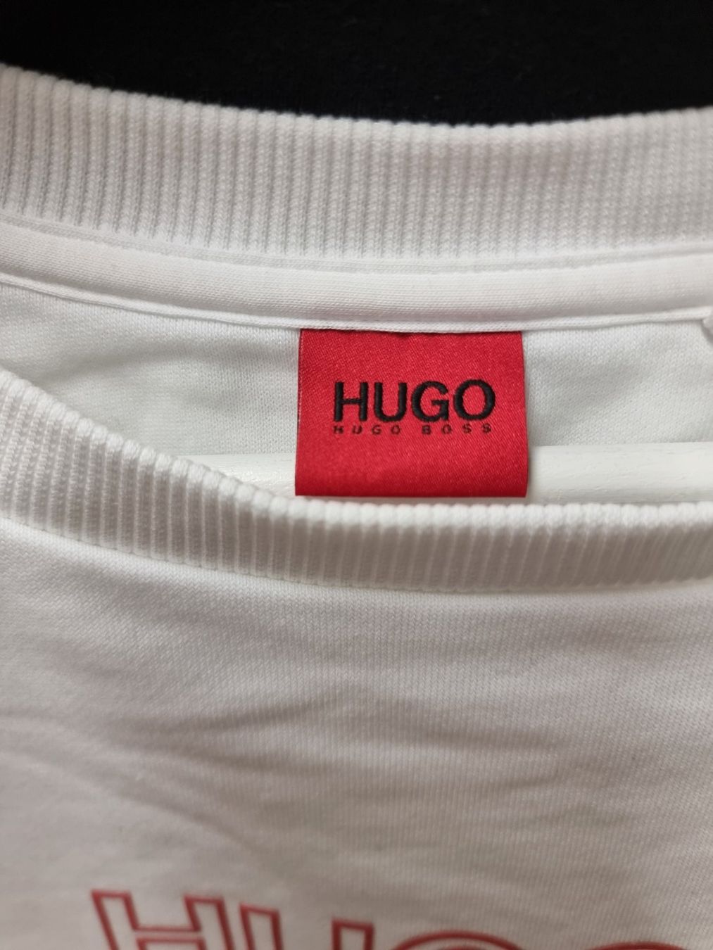 Hugo Boss Pulls & Sweat-shirts: HUGO BOSS Pullover Weiss Grösse S – D'occasion à Balzers par Homeandgarden 1