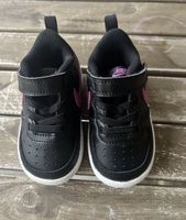 Nike Kinderschuhe schwarz pink neuwertiger Zustand