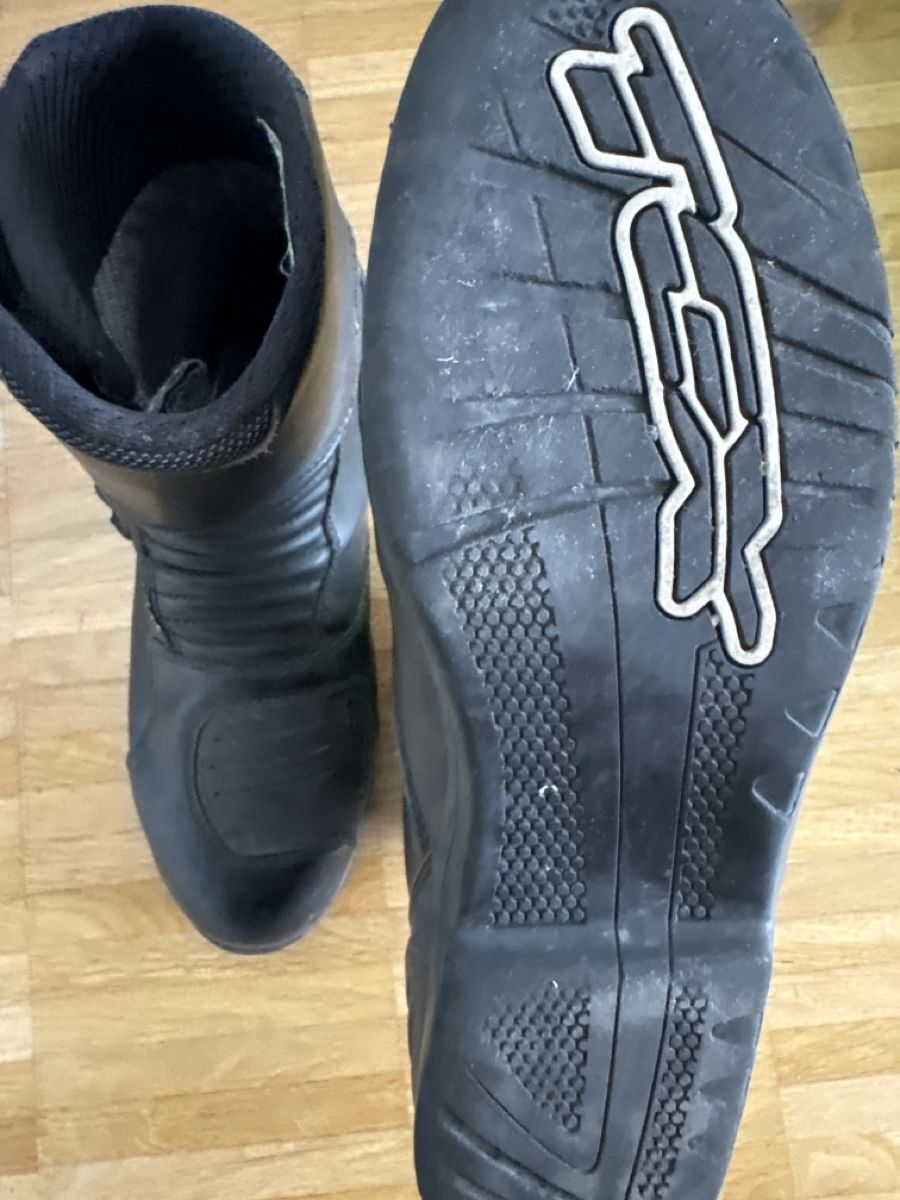 TCX Scarpe da uomo: Tcx Schuhe Motorrad  – Usato da Muttenz venduto da 92a_b9nv 1