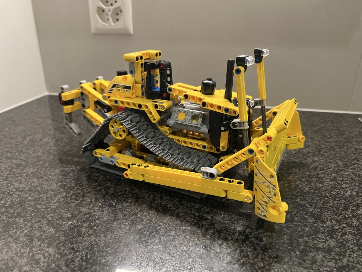 Lego Baukästen: Bulldozer Lego Technic 42028 – Gebraucht aus airolo von unimo78 1