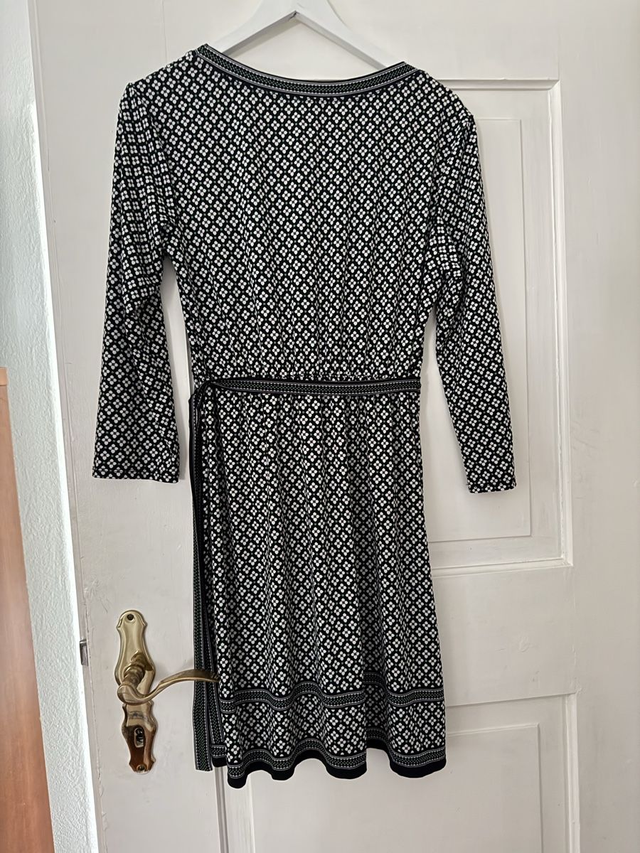 Kleider: Max Studio dress black white print size L – Gebraucht aus Rüschlikon von luc_q2tl 1
