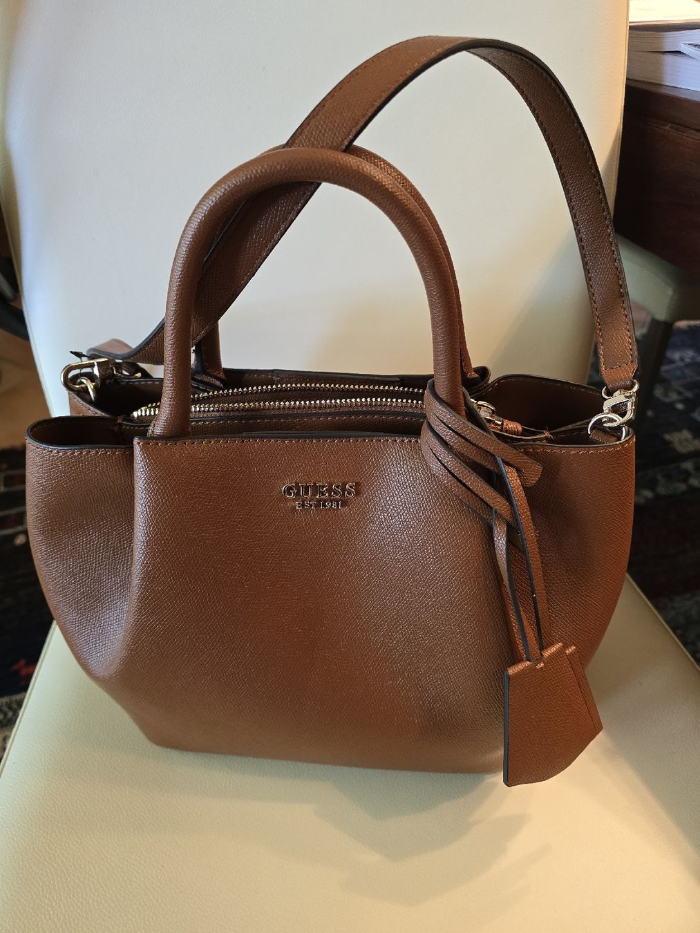 Guess Borse da donna: Magnifique sac GUESS comme neuf – Nuovo (secondo la descrizione) da Crassier venduto da Mimikaki