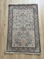 Handgeknüpfter Orientteppich mit Blumenmuster, gebraucht 