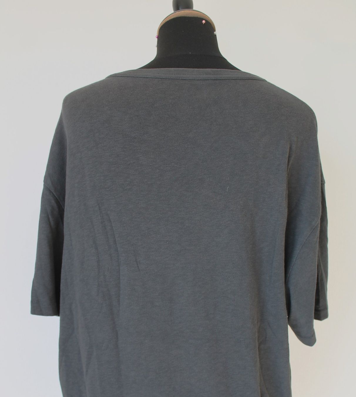 Levi's T-shirt: T-Shirt LEVI'S taille XL – Usato da Chez-le-Bart venduto da jasse 1