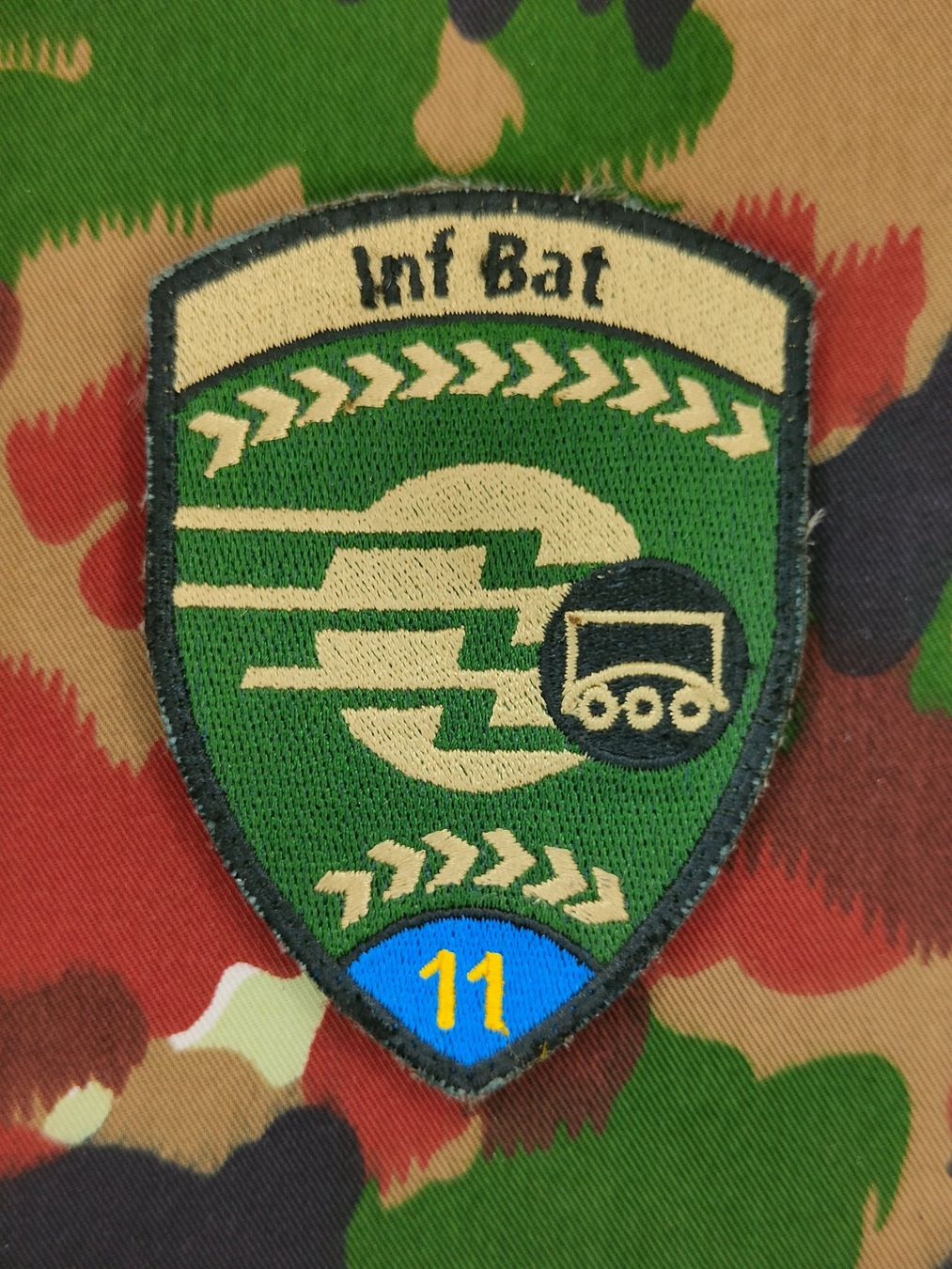 Schweizer Armee Uniformi: Verbandsabzeichen Inf Bat 11 Kp 4 – Usato da Bauma venduto da SwissMilitaria