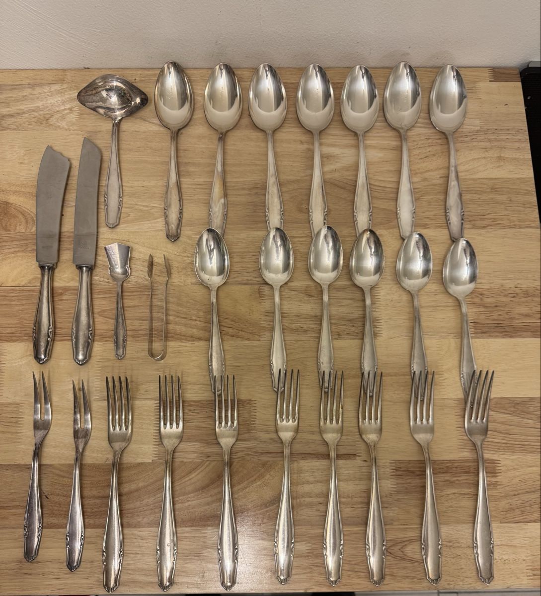 Set di posate: Besteck Set Grade 100 versilbert gebraucht 28 Teile – Usato da Birsfelden venduto da inf_l2yy