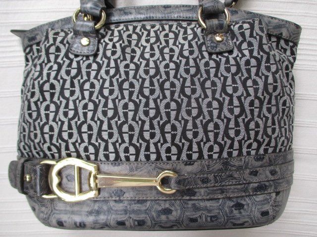 Aigner Taschen für Damen: AIGNER - neuw. Logomuster Tasche aus Leder mit Textil – Neu (gemäss Beschreibung) aus Wetzikon ZH von icewear 1