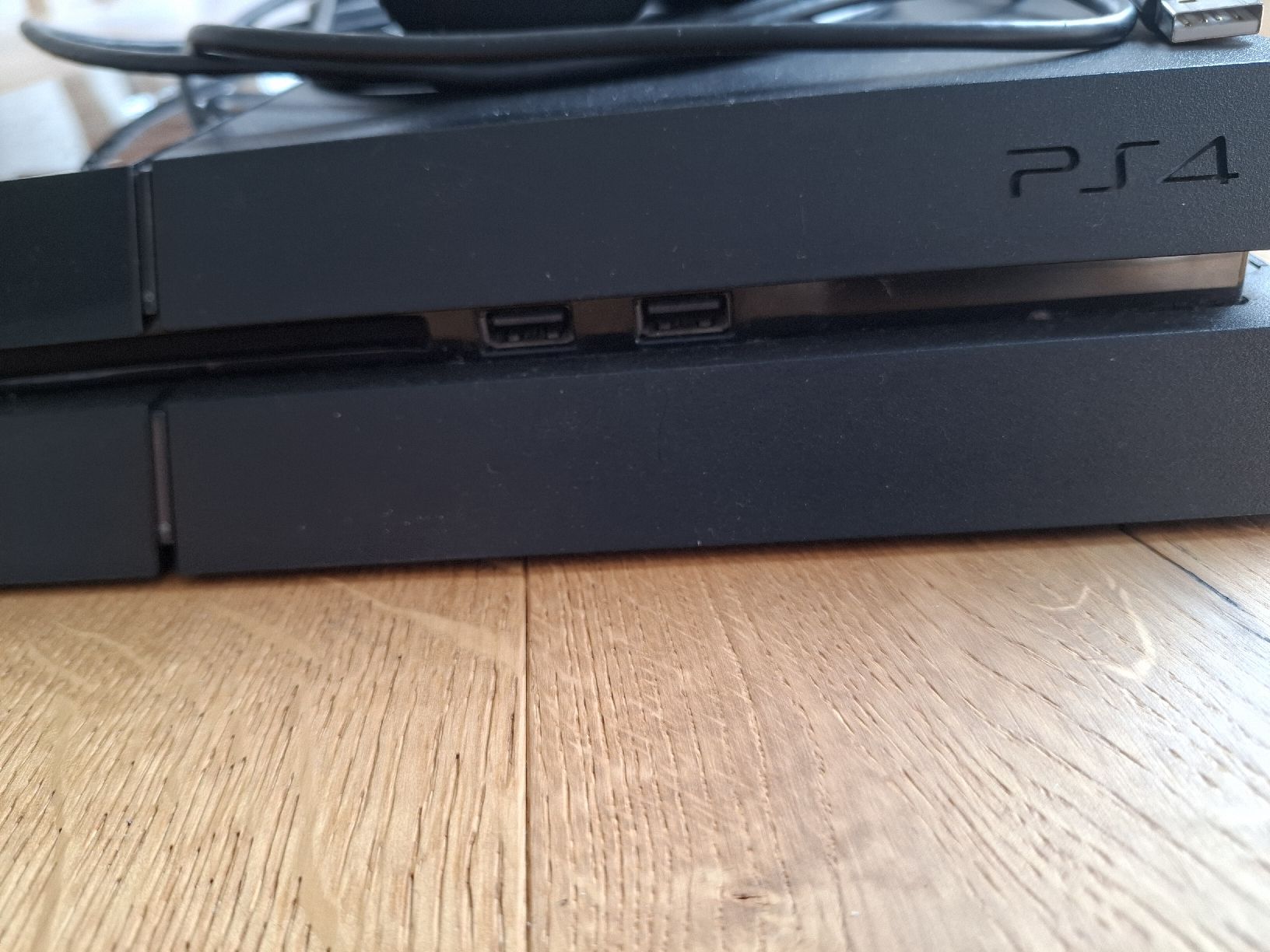 Sony Consoles: Playstation 4 Konsole mit Controller – D'occasion à Dübendorf par MO_c6hy 1