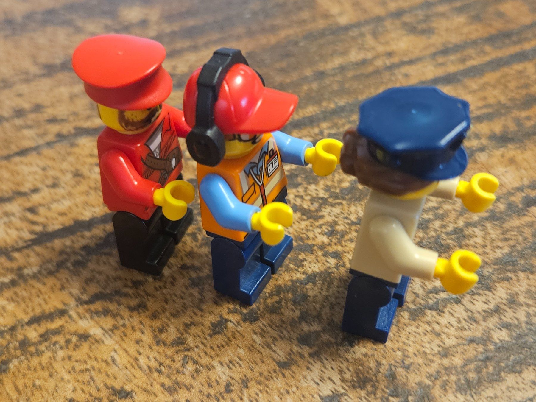 Lego Kit di costruzioni: lego lot de 3 figurines – Usato da Confignon venduto da Ecrofigs 3