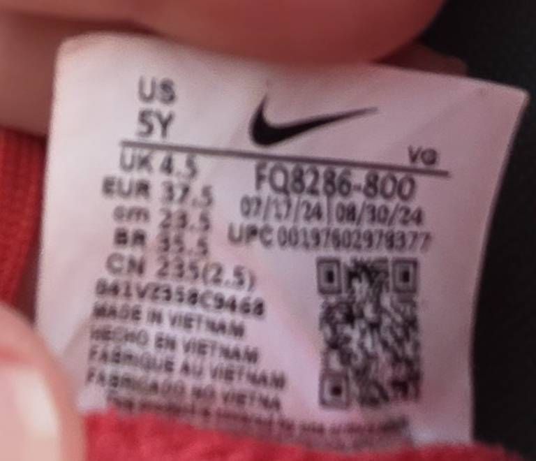 Nike Scarpe per ragazze: Fussball Schuhe (Mädchen, 37.5) – Usato da Bülach venduto da raincloud29 3