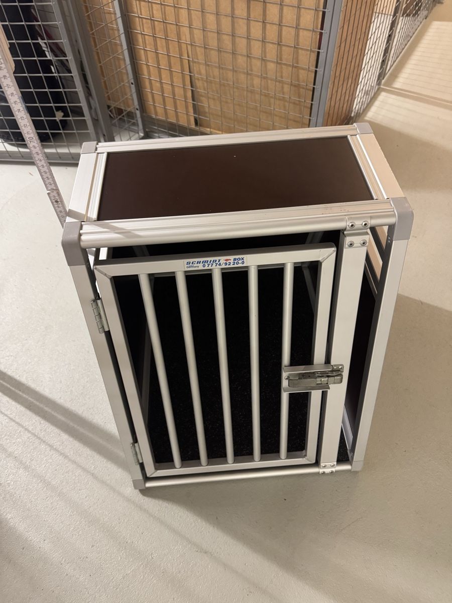 Käfige, Transport & Sicherheit: Schmidt Hundebox - 50x63x58 – Gebraucht aus Illnau von Dejm