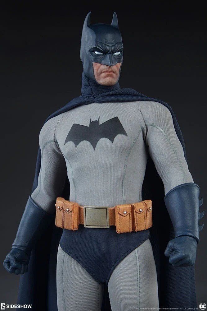 Statuette: Sideshow Batman Sixth Scale Exclusive Bruce Wayne Head – Usato da Oberentfelden venduto da FiguresAndGamesPlace
