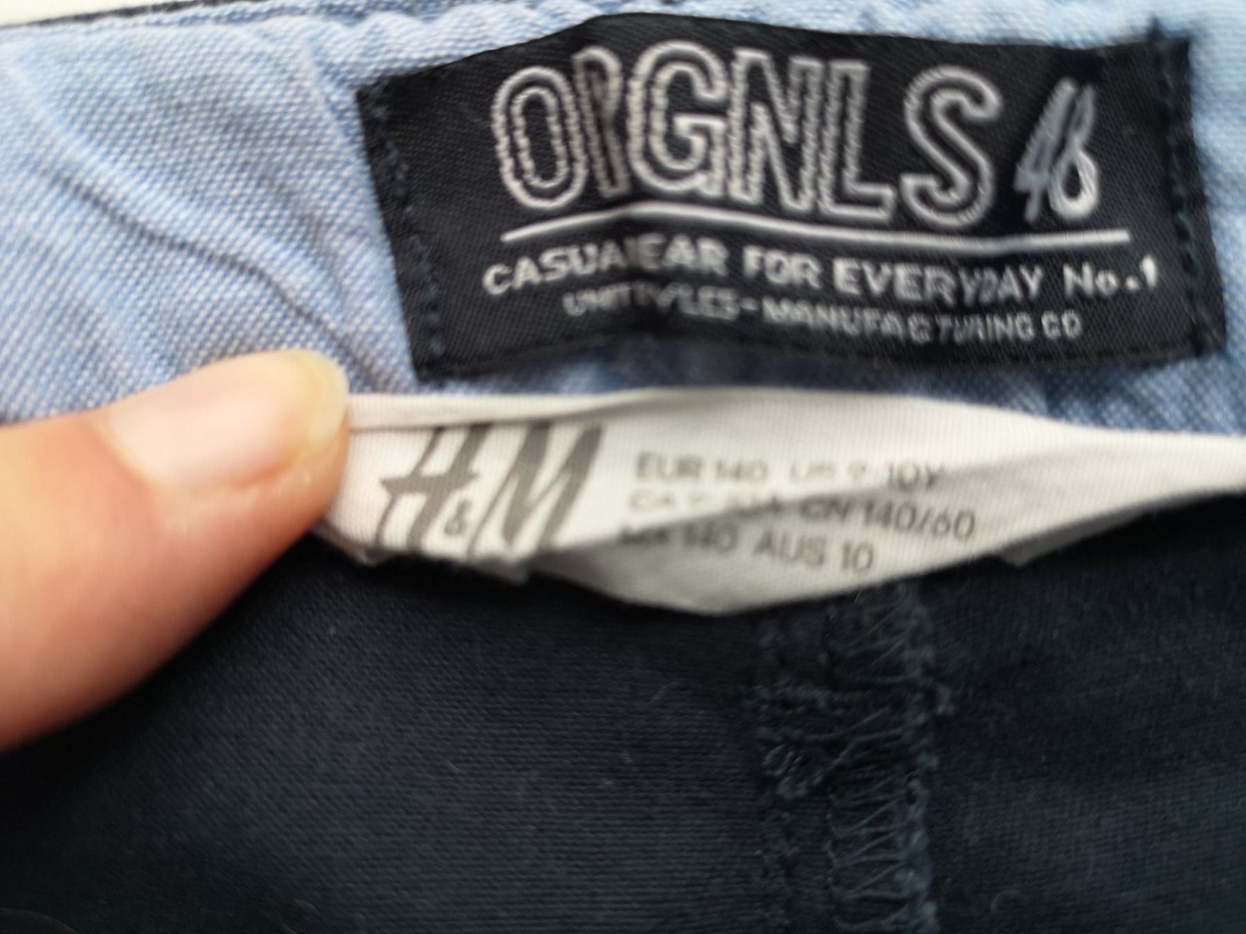 H&M Pantaloni: Lässige Jungenhosen Gr.140 – Usato da Arth venduto da Africa44 2