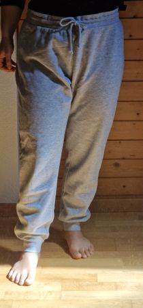 Graue Jogginghose