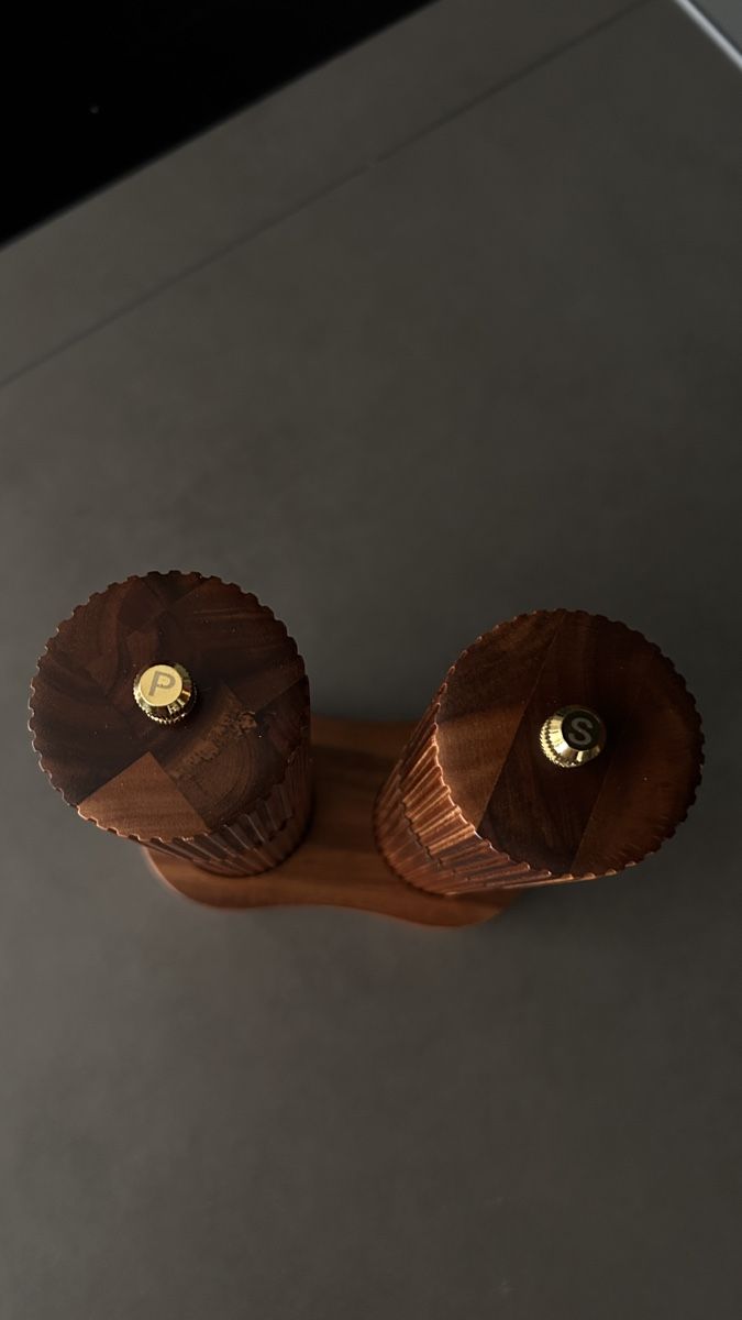 Set di piatti: Salz- und Pfeffermuehle Set Holz mit Tablett – Nuovo e nell'imballaggio originale da Münsingen venduto da Yalaa 2