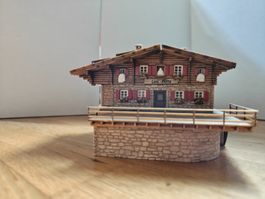 Faller 130329  Hochgebirgshütte